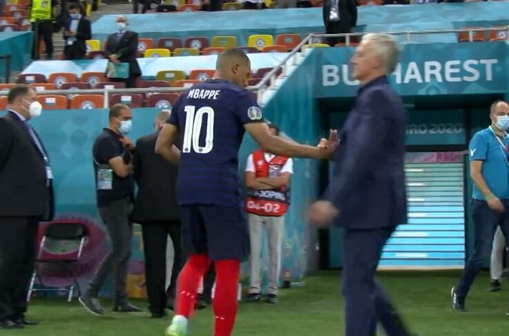  姆巴佩梅开二度 巴黎提前锁定冠军  