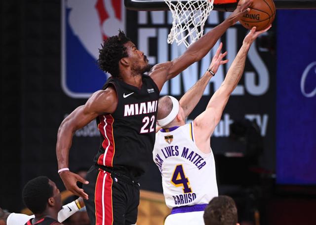  巴特勒准三双率队，热火末节发力击退步行者