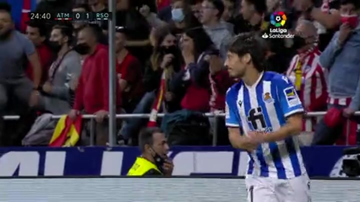  不莱梅老将任意球直接破门，经典弧线惊艳全场观众